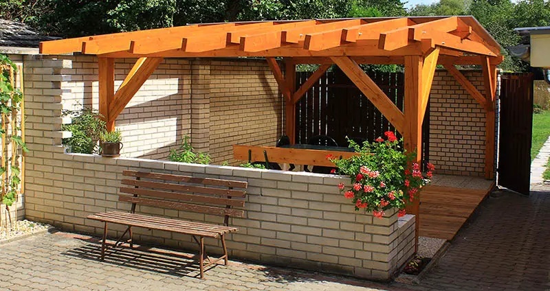 Building a roof pitch pergola