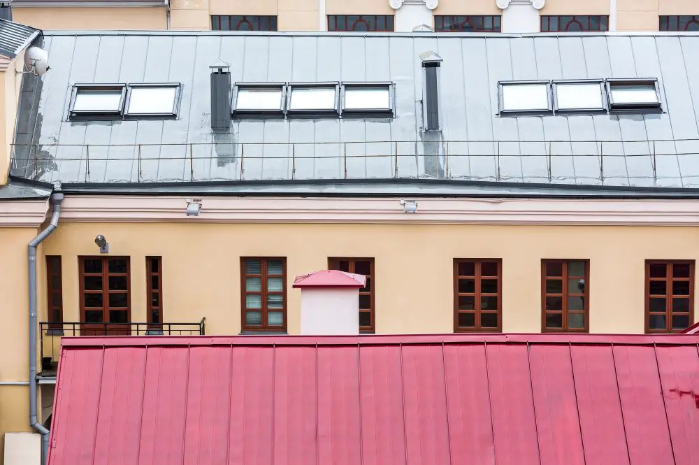 New metal roof on apartment