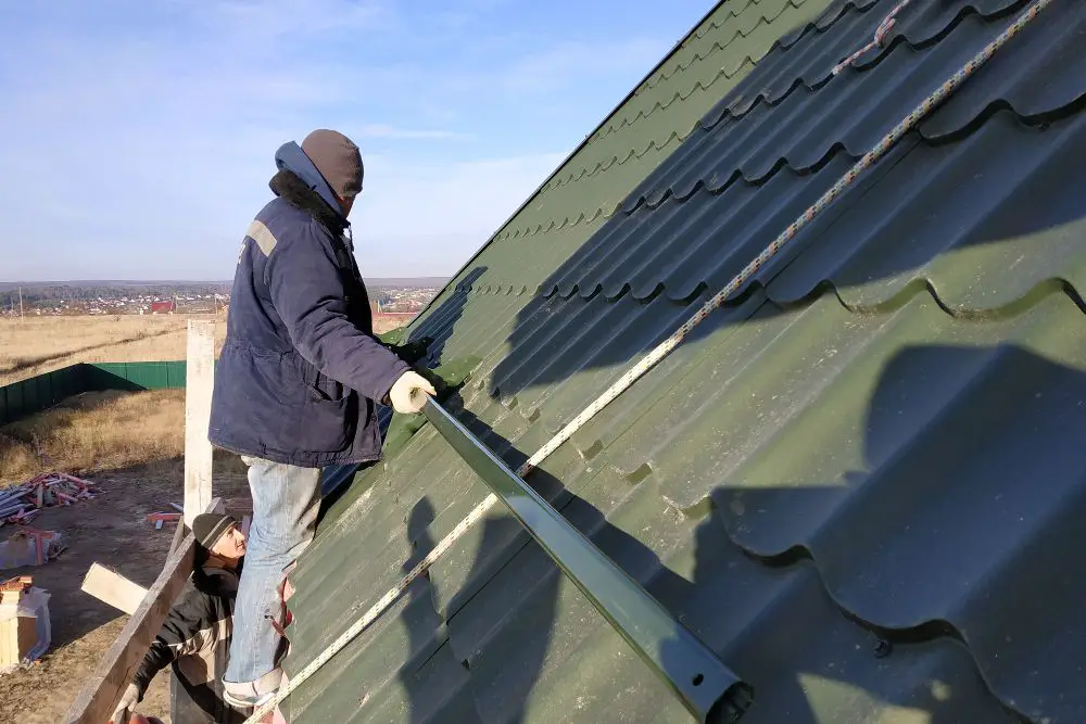 measuring the metal roof